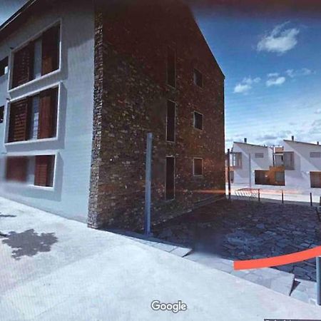 Chalet Adosado Entero, Bbq Y Piscina Comunitaria Sabiñánigo Exteriör bild