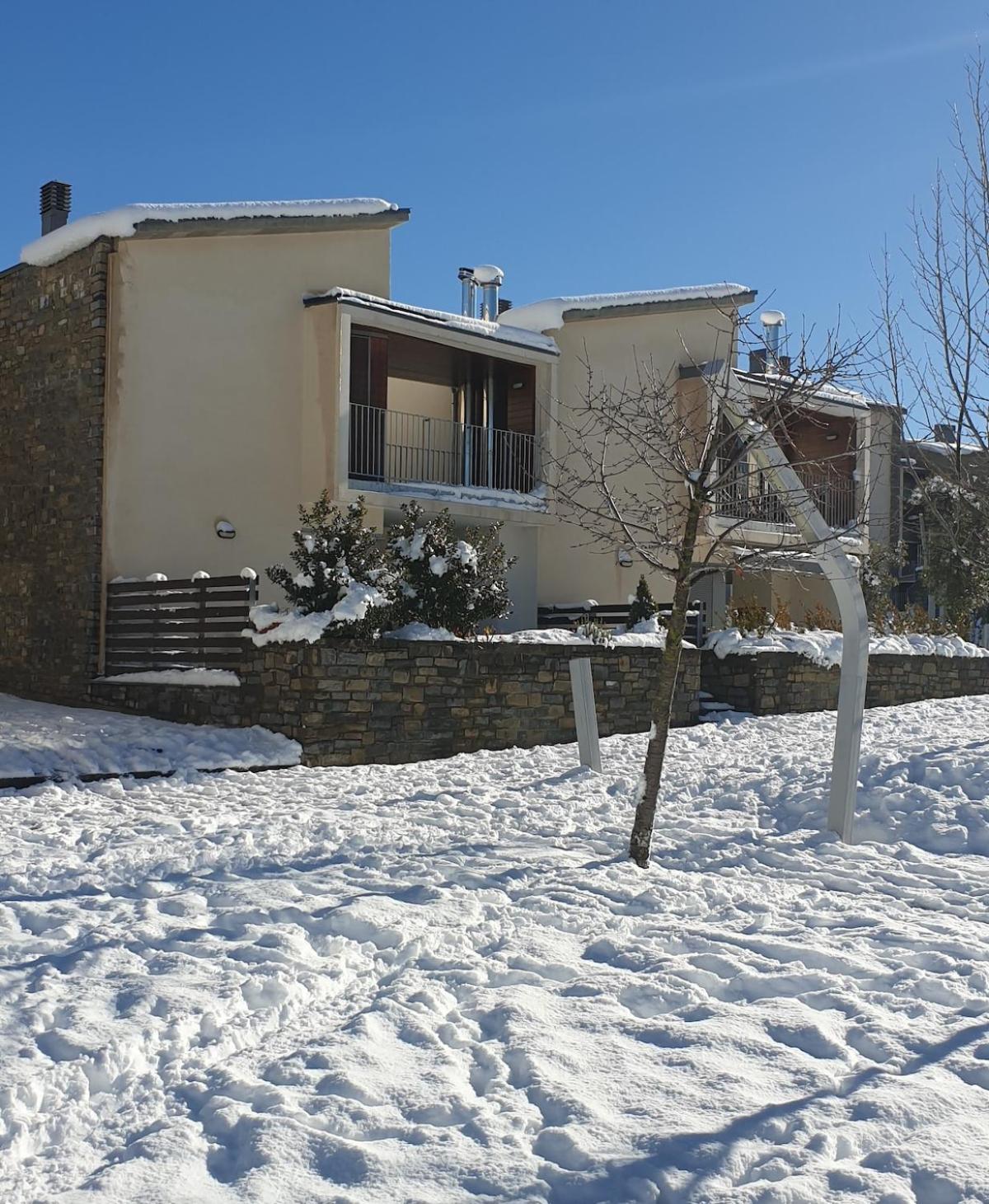 Chalet Adosado Entero, Bbq Y Piscina Comunitaria Sabiñánigo Exteriör bild