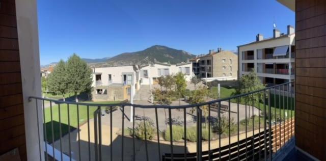 Chalet Adosado Entero, Bbq Y Piscina Comunitaria Sabiñánigo Exteriör bild